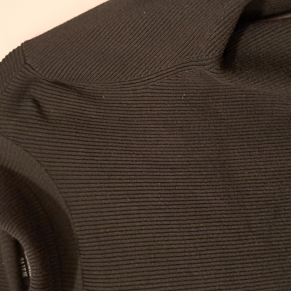 Euc Anthropologie Mauve hunter green turtleneck - Picture 7 of 10